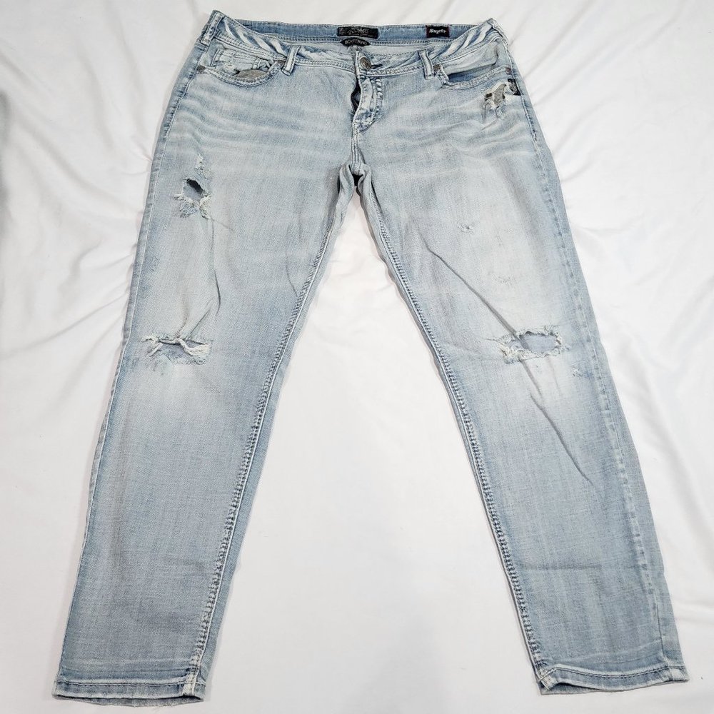Silver Jean Co. Light Wash Distressed Super Stretch Boyfriend Jeans 34/29